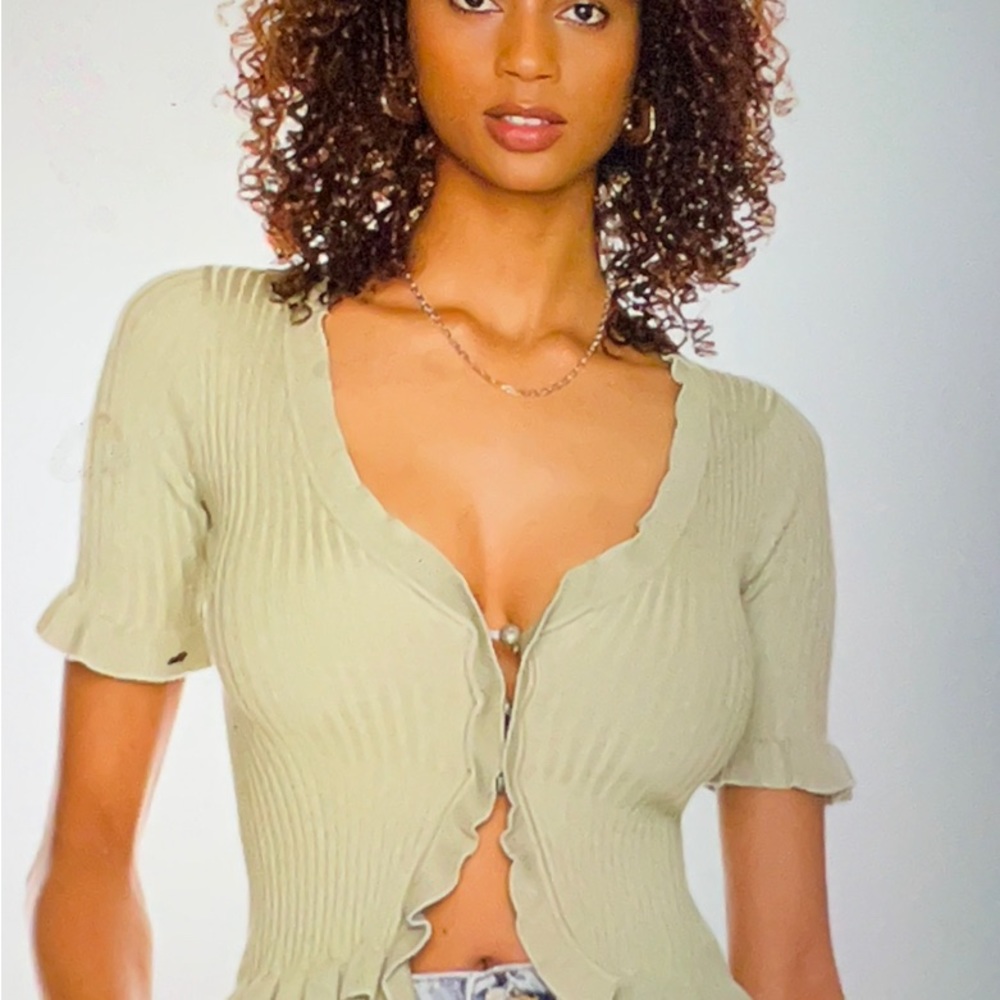 83% viscose, 15% nylon, 2% spandex.